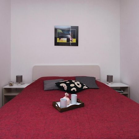 1 Bedroom Gorgeous Apartment In Zadar Bagian luar foto