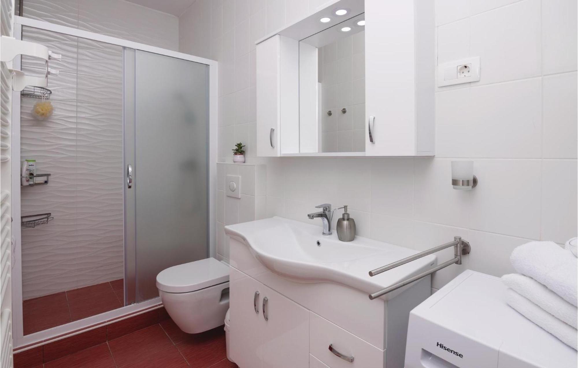 1 Bedroom Gorgeous Apartment In Zadar Bagian luar foto
