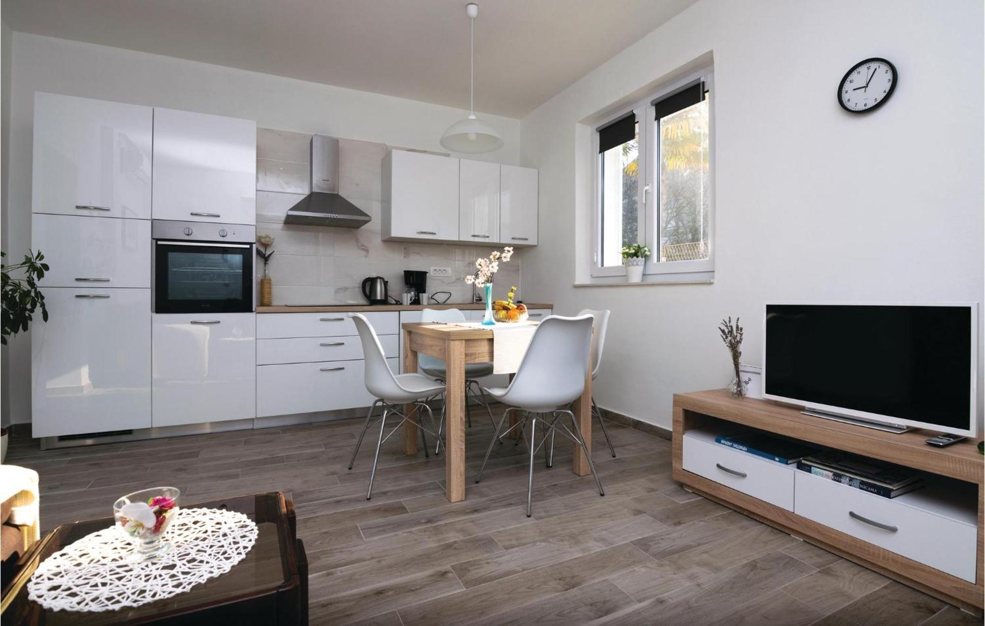 1 Bedroom Gorgeous Apartment In Zadar Bagian luar foto
